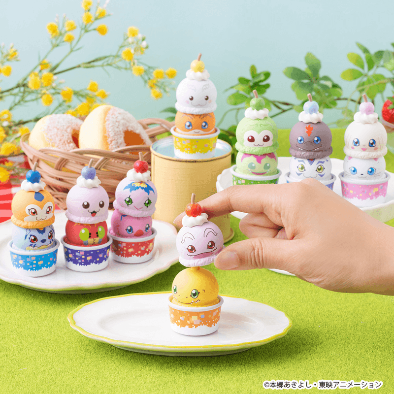 Tsumichen Stack Up & Change Digimon Adventure [With Gift]