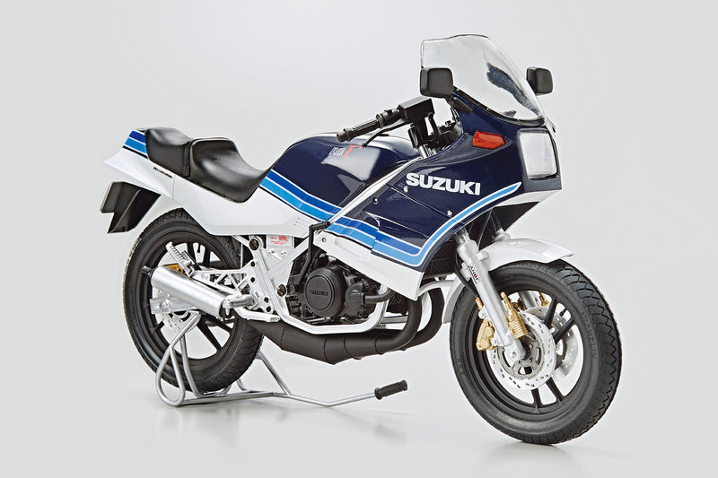 Bike 21 Suzuki GJ21A RG250 '84 1/12