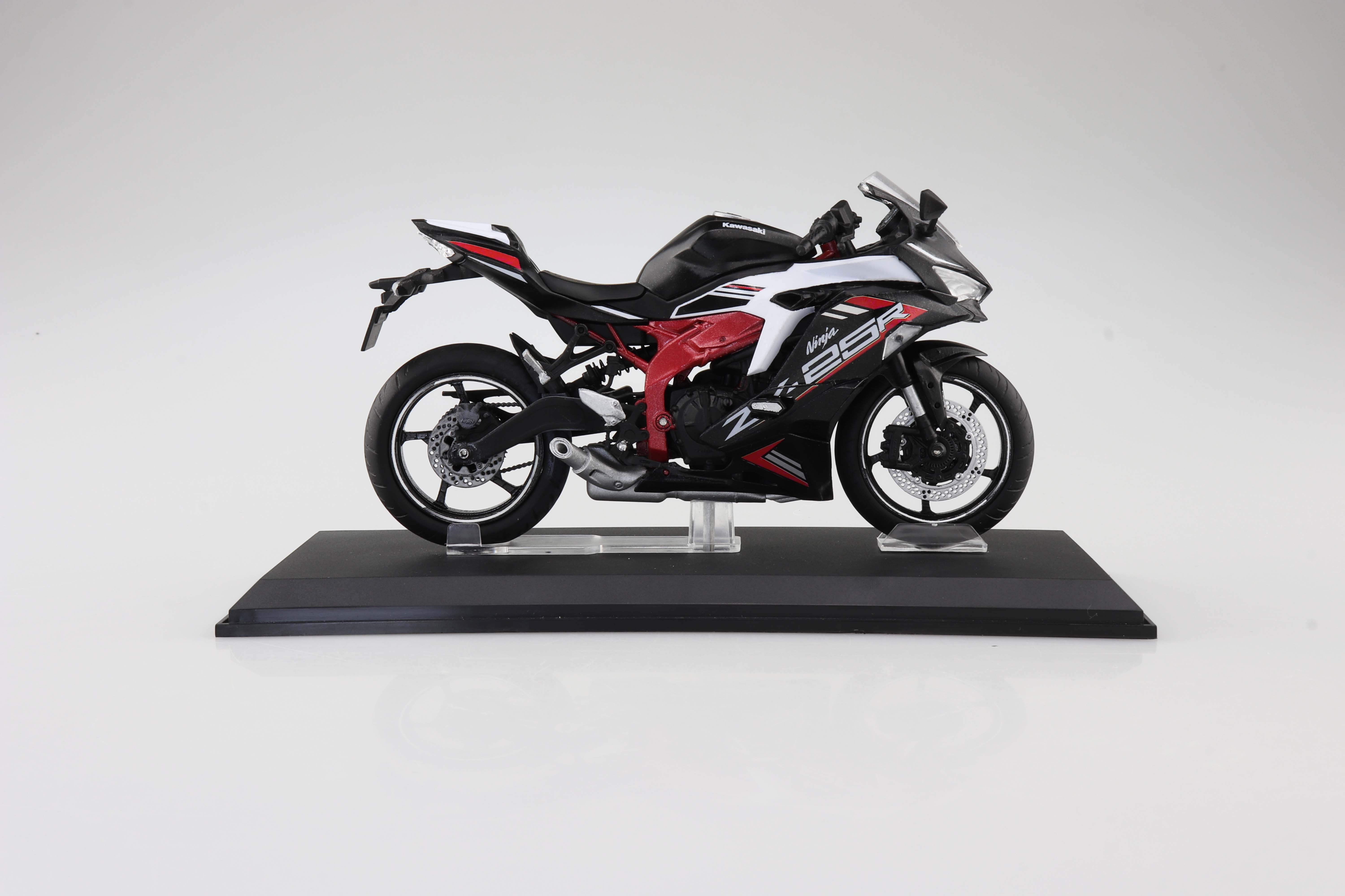 Diecast Motorcycle Kawasaki Ninja ZX-25R Metallic Spark Black X