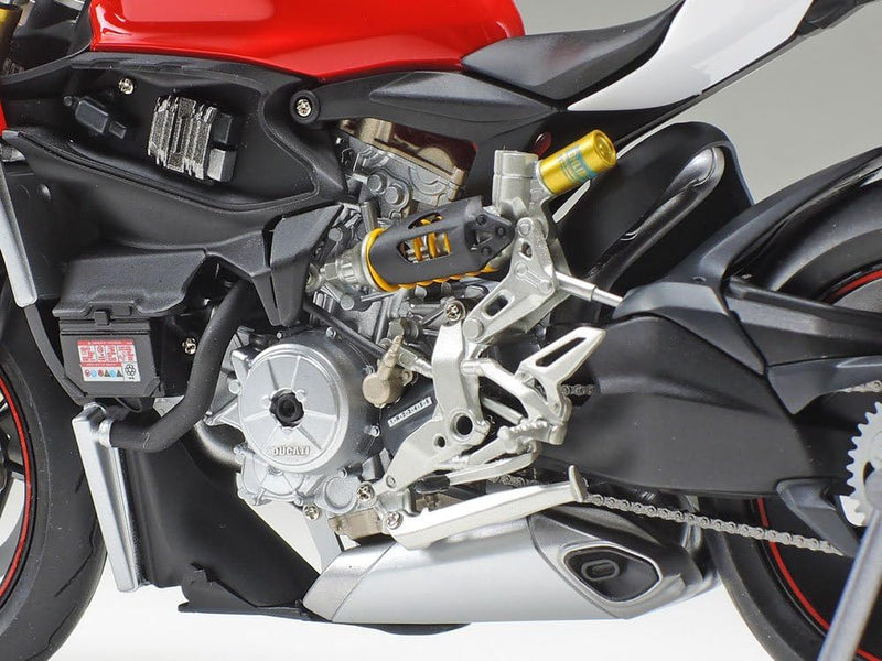 Ducati 1199 Panigale S Tricolore 1/12