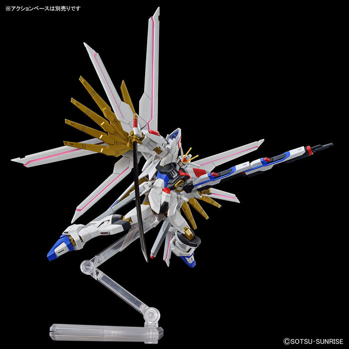 HGCE 250 Mighty Strike Freedom Gundam 1/144