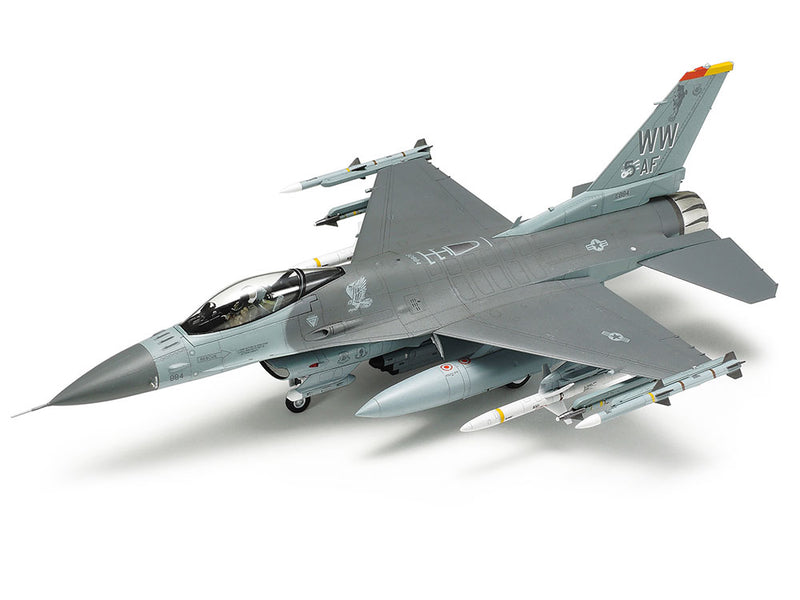 Lockheed Martin F-16CJ [Block 50] Fighting Falcon W/ Full Equipment 1/72
