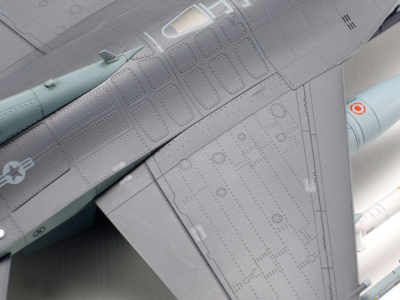 Lockheed Martin F-16CJ [Block 50] Fighting Falcon W/ Full Equipment 1/72
