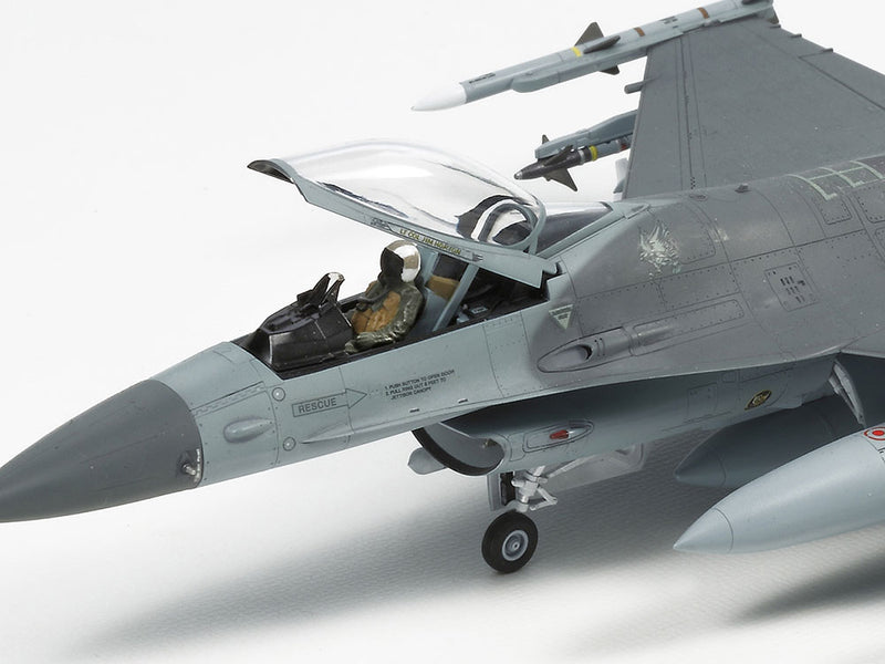 Lockheed Martin F-16CJ [Block 50] Fighting Falcon W/ Full Equipment 1/72