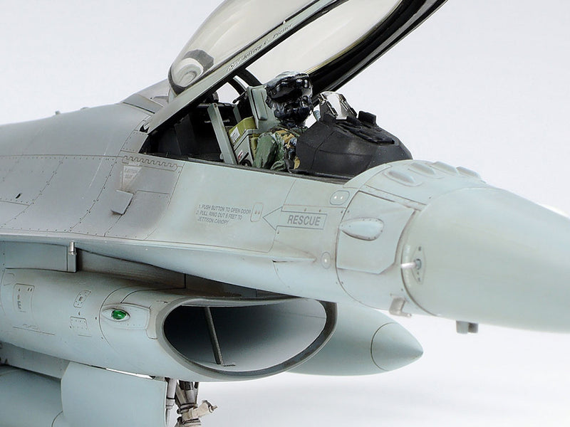 Lockheed Martin F-16C [Block 25/32] Fighting Falcon 1/48