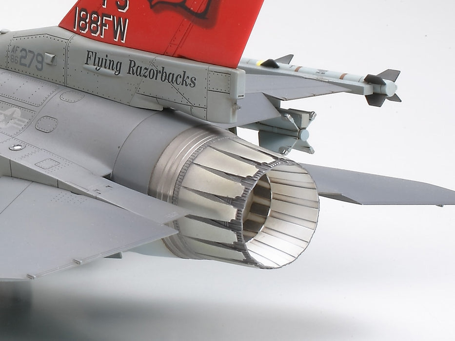 Lockheed Martin F-16C [Block 25/32] Fighting Falcon 1/48