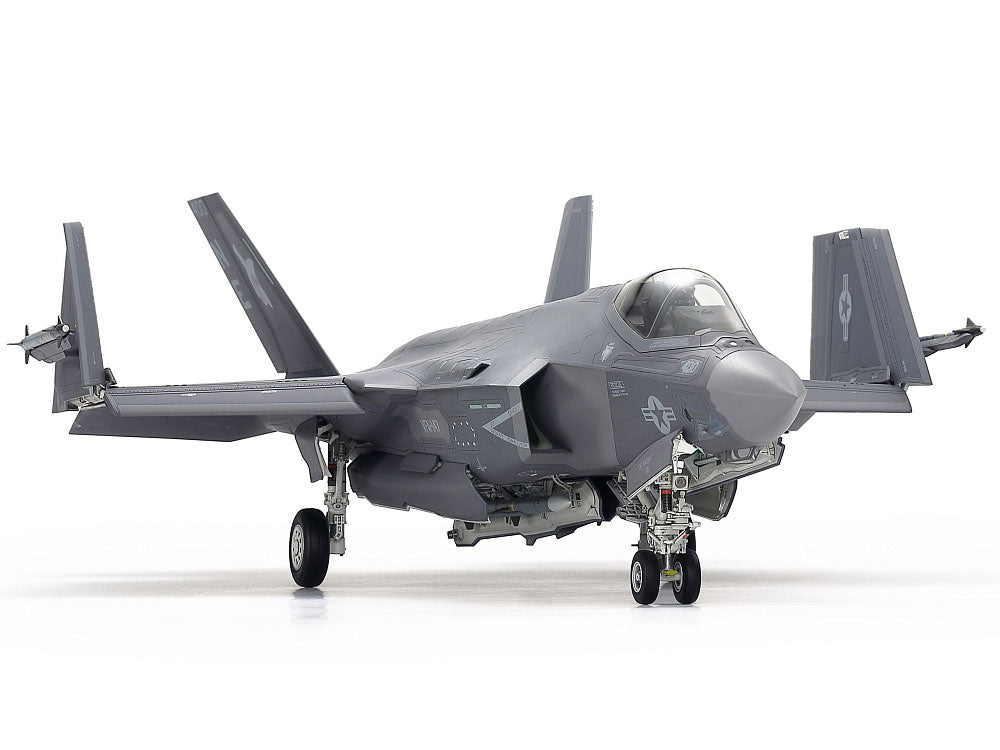 Lockheed Martin F-35C Lightning II 1/48 — Panda Hobby