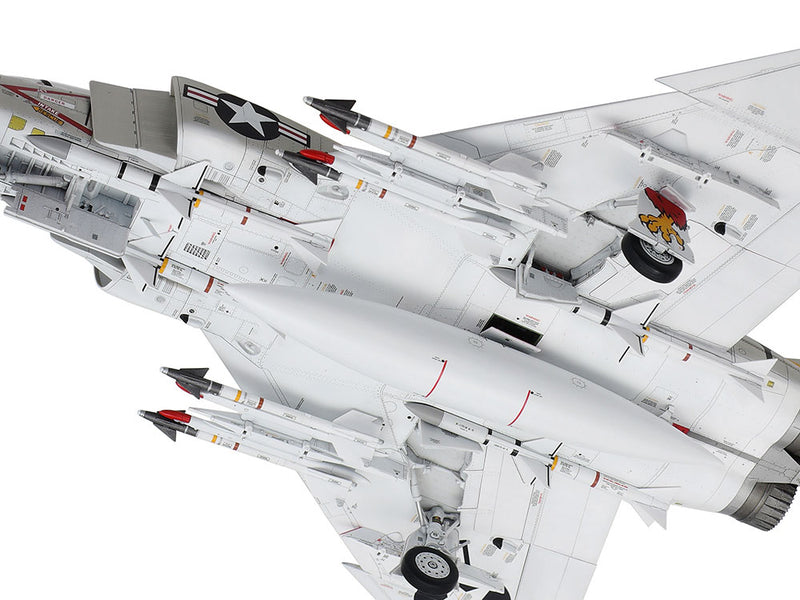 121 McDonnell Douglas F-4B Phantom II 1/48