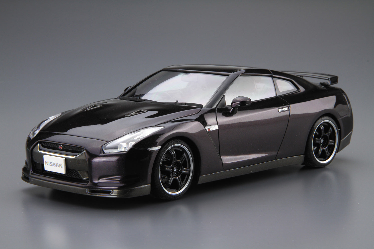 Nissan R35 GT-R Spec-V '09 1/24 — Panda Hobby