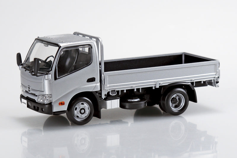 SNAP KIT #23-SR Hino Dutro Truck (Silver) 1/32