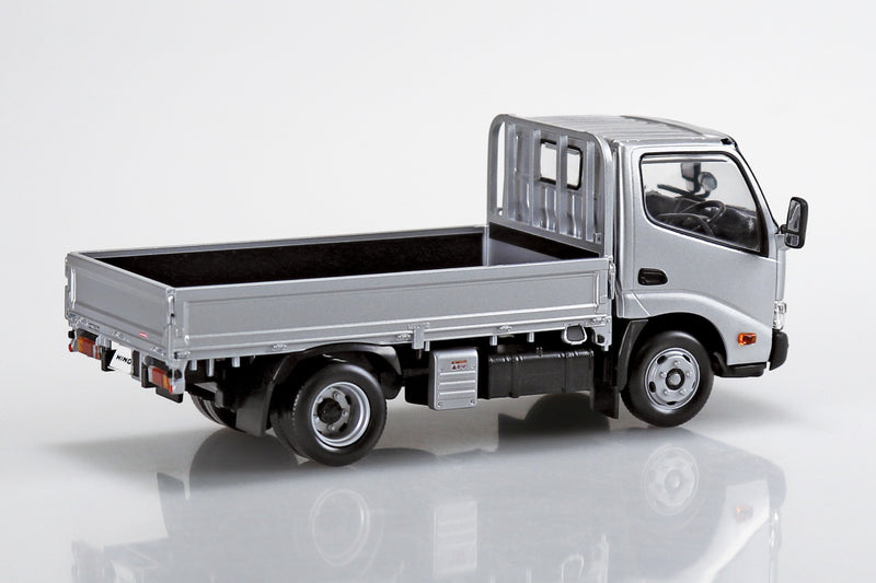 SNAP KIT #23-SR Hino Dutro Truck (Silver) 1/32