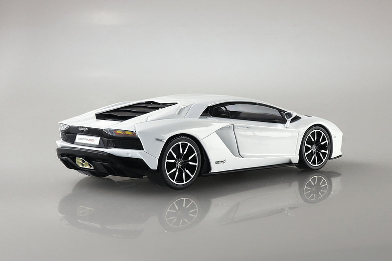 Snap Kit 12-A Lamborghini Aventador S (Pearl White) 1/32