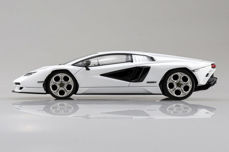 Snap Kit 19-A Lamborghini Countach LPI 800-4(White) 1/32