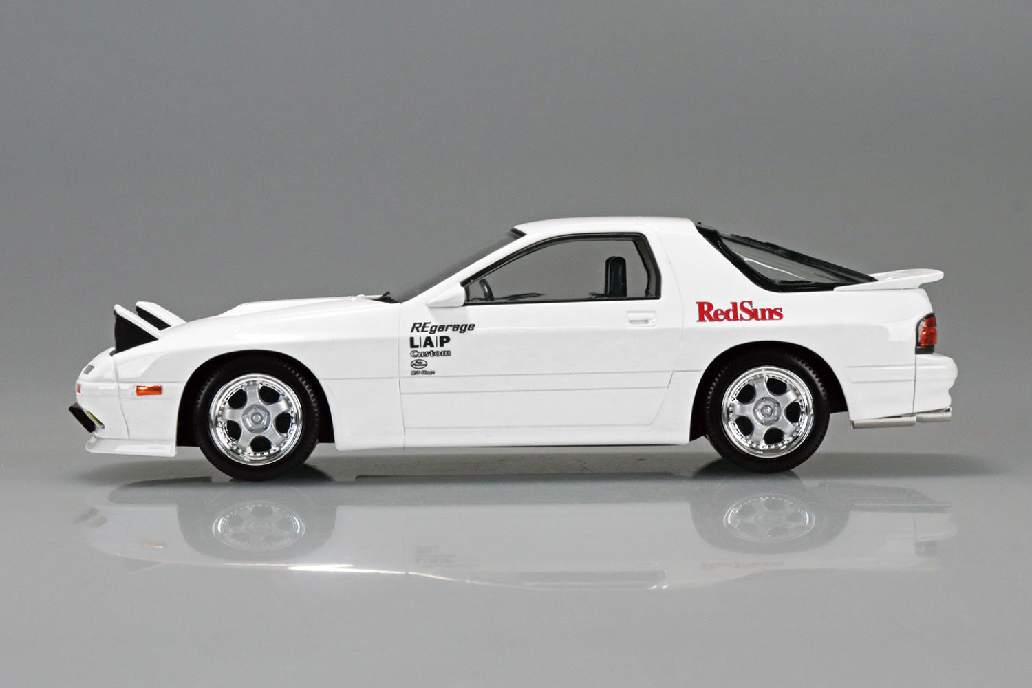 Snap Kit CM3 Initial D Ryosuke's FC 1/32 — Panda Hobby