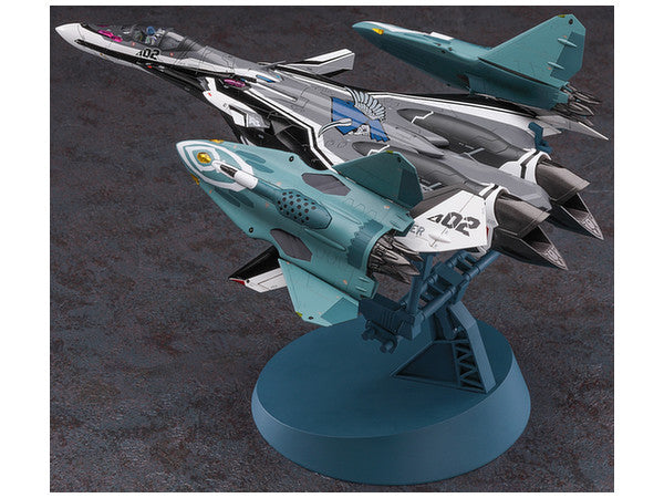 VF-31F Siegfried Messer/Hayate w/Lilldraken "Macross Delta the Movie" 1/72