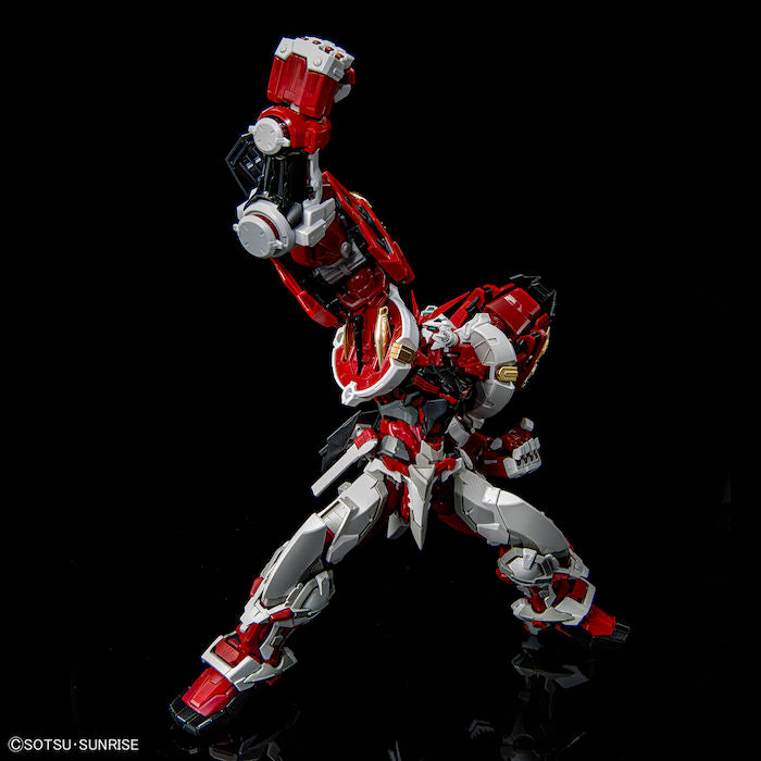 High-Resolution Model Gundam Astray Red Frame Powered Red 1/100