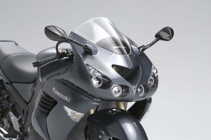 Kawasaki ZZR1400 1/12