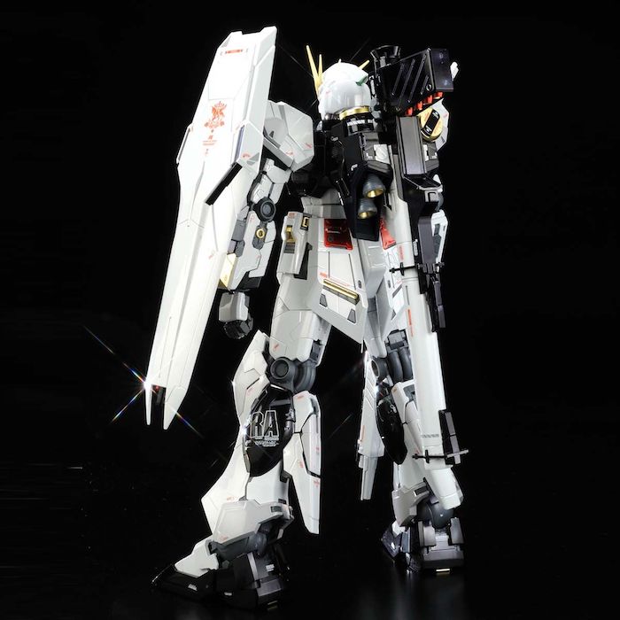 MG RX-93 Nu Gundam Ver. Ka Titanium Finish Ver. 1/100