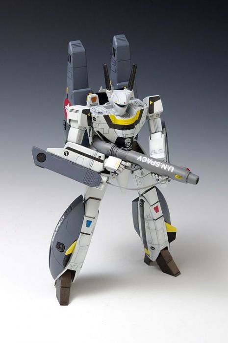 Macross VF-1S Super Valkyrie Battroid (Roy Focker) 1/100