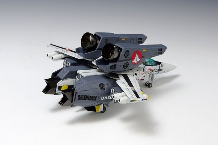 Macross VF-1S Super Valkyrie (Roy Focker) 1/100