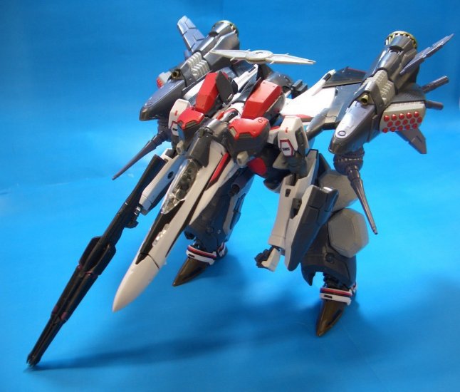 Macross Frontier - VF-25F Armored Messiah (Alto Custom) 1/72