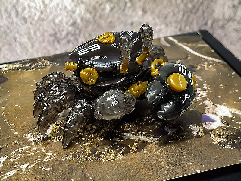 Aquaculture Tank 007: Fiddler Crab (Gold Black)