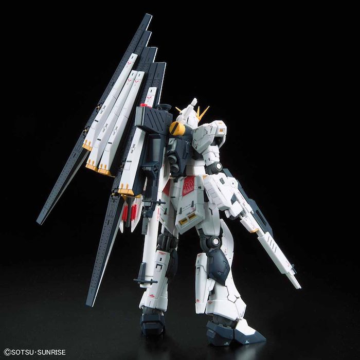 RG #032 Nu Gundam 1/144