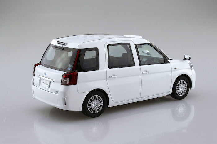 Toyota NTP10 Japan Taxi '17 Super White 1/24