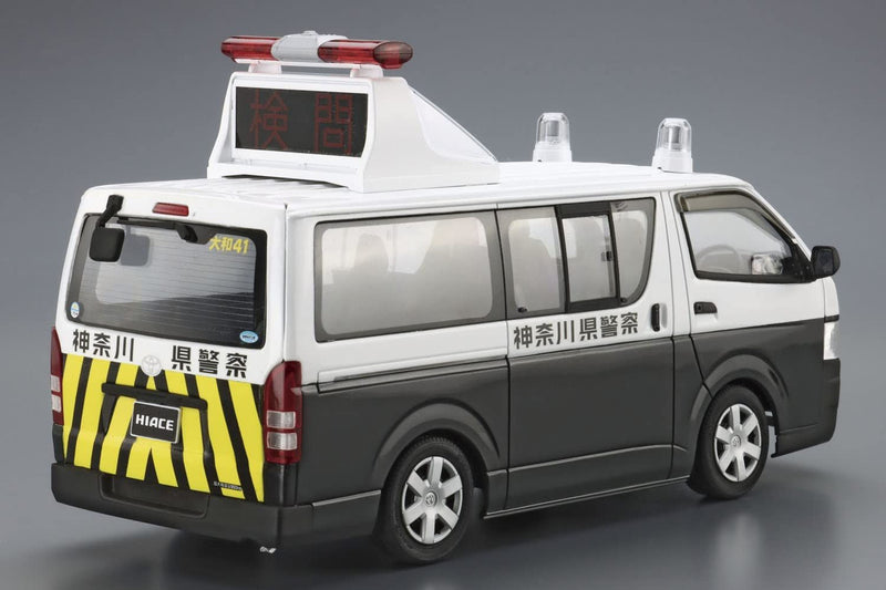 Toyota TRH200V Hiace Patrol Car '07 1/24