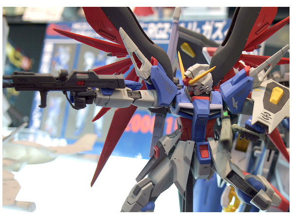 MG Destiny Gundam 1/100